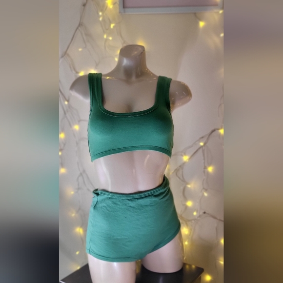 ARQ Green sports Bras And Bried Set Lot 080